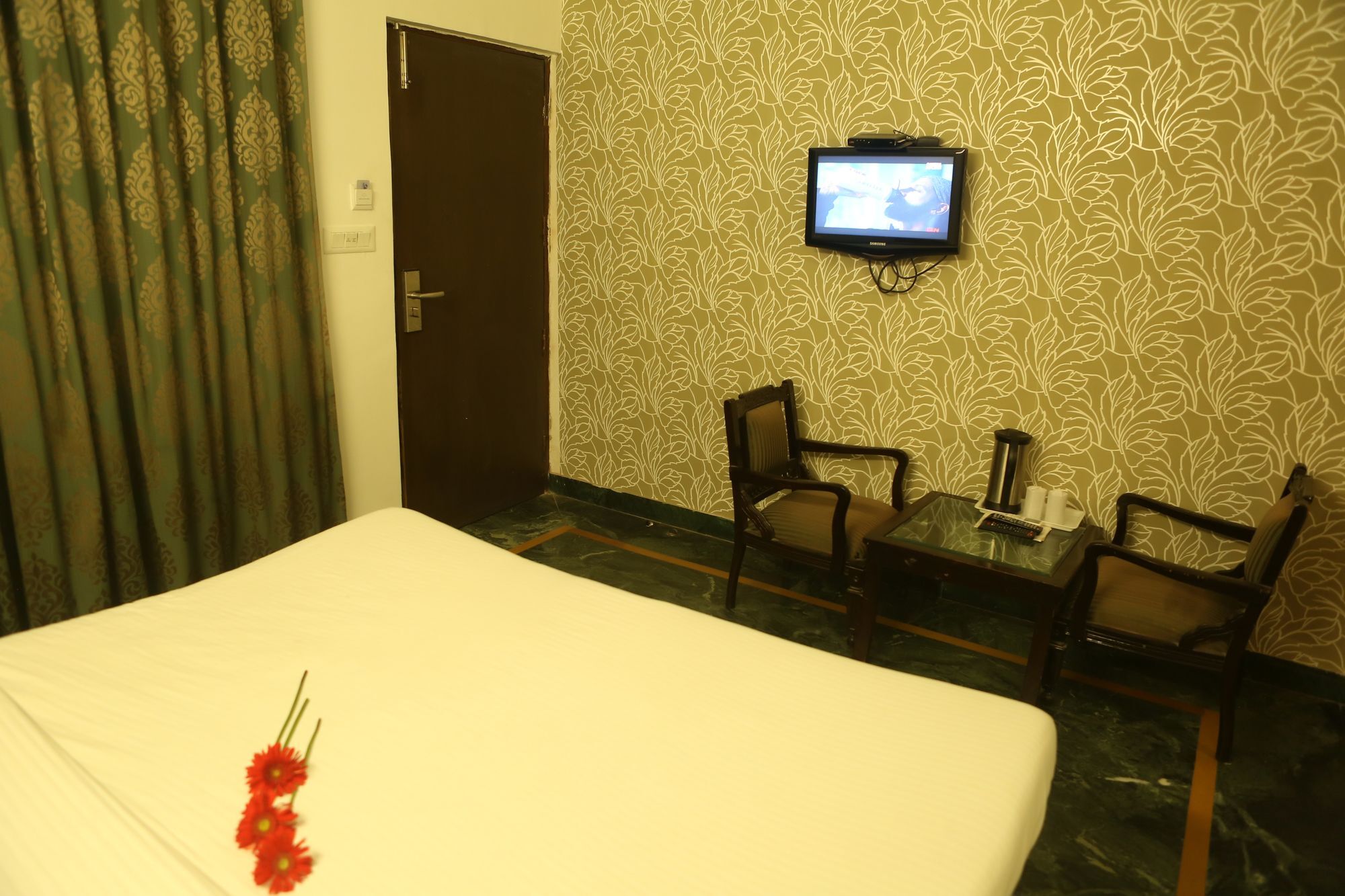 Hotel Kamla Palace Dehradun Exterior photo